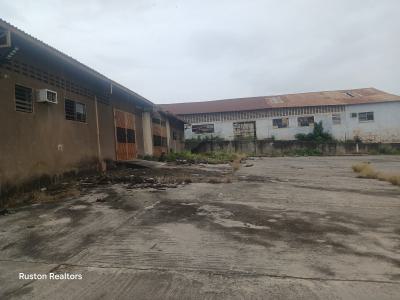 Warehouse Measuring About 7 Acres, New Garage Road, Ibadan, Oyo, Warehouse for Sale