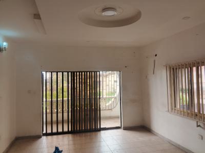 2 Bedrooms 1st Floor Self Serviced Flat, Off Wole Olateju St, a Series, Lekki Phase 1, Lekki, Lagos, Flat / Apartment for Rent