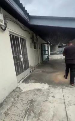 Spacious 3-bedroom Bungalow   Location: Eric Moore, Surulere  a Solid, Off Bode Thomas, Surulere, Lagos, Flat / Apartment for Rent
