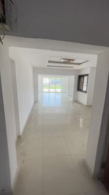 Upper Shop Space for Commercial Use, Lekki Phase 1, Lekki, Lagos, Shop for Rent