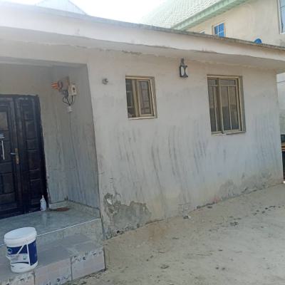 Bungalow with 2bedoom Flat & 2 Units of Self Contains, Ona Osa, Ibeju Lekki, Lagos, Detached Bungalow for Sale