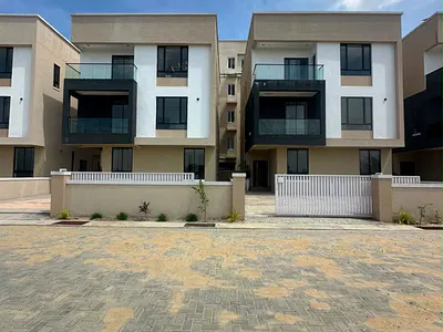 5 Bedroom Stand Alone Home — Lekki, Lagos