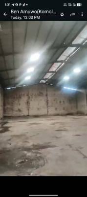 Warehouse @ *surulere.*  *a Bay Warehouse* of  *1,000 Sqmts*, Off Bode Thomas, Surulere, Lagos, Warehouse for Rent