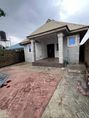 Well Maintained 2bedrooms Bungalow, Adebomi Off Akala Expressway, Challenge, Ibadan, Oyo, Detached Bungalow for Sale