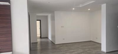 Well Maintained 2 Bedroom Upper Floor Apartment, Banana Island, Ikoyi, Lagos, Flat / Apartment for Sale