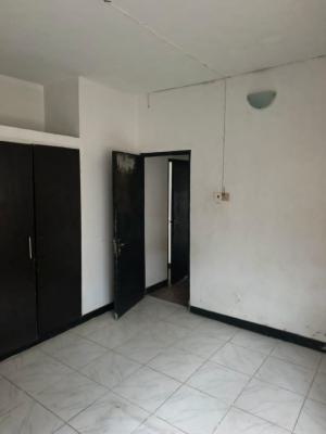 Spacious 2bedroom Flat, Yaba, Yaba, Lagos, Flat / Apartment for Rent