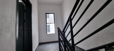 Spacious 2 Bedroom Apartment, Chevron, Lekki, Lagos, Flat / Apartment for Sale