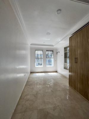 12 Bedroom Apartment, Lekki Phase 1, Lekki, Lagos, Flat / Apartment for Rent