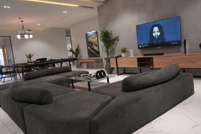 Luxury 3 Bedroom Apartment with Gym, Snooker Board and Ps5, Redline Court, Fatai Idowu Arobieke, Lekki Phase 1, Lekki, Lagos, Flat / Apartment Short Let