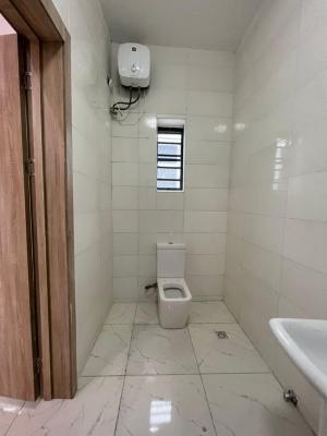 Spacious Masters Bedroom Sharing Upstairs Kitchen, Orchid Road, Lekki, Lagos, Flat / Apartment for Rent