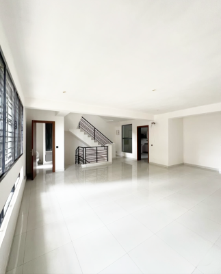 Expansive 4 Bedroom Townhouse in a New Estate, Off Freedom Way, Lekki Phase 1, Lekki, Lagos, House for Rent