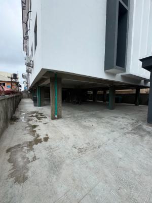 Luxury 2 Bedroom Apartment with Bq, Lekki Phase 1, Lekki, Lagos, Block of Flats for Sale