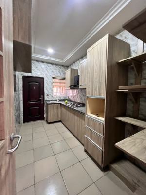3bedroom Apartment, Airport Road, Lugbe District, Abuja, Flat / Apartment for Sale