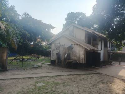 3000 Sq Mts Land with an Old Detached House with Bq for Long Lease, Ikoyi, Lagos, Land for Rent