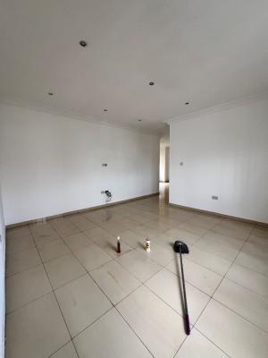 Spacious 3 Bedroom Apartment, Lekki Phase 1, Lekki, Lagos, Flat / Apartment for Rent