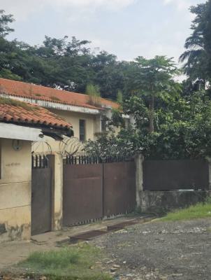 a Strategic Land with an Old Structure, Maitama District, Abuja, Land for Sale