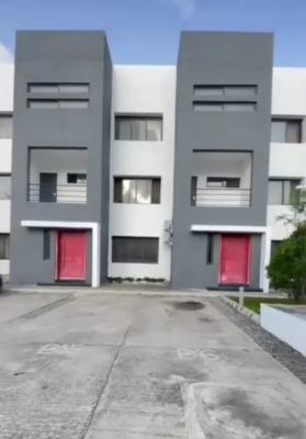 Distress Deal 2bed Service Luxury Apartment, Osapa, Lekki, Lagos, Flat / Apartment for Sale