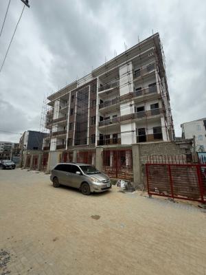 Stunning 4 Bedroom Apartment in a Secured Vicinity, Lekki Phase 1, Lekki, Lagos, Flat / Apartment for Sale
