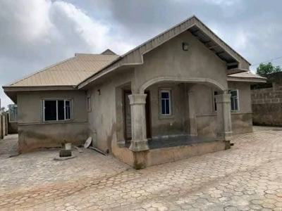 3 Bedroom Flat in a Serene Environment, Osho Estate Beside Ola David School Fasade , Iyana Ajia, Old Ife Rd, Ibadan, Oyo, Flat / Apartment for Sale