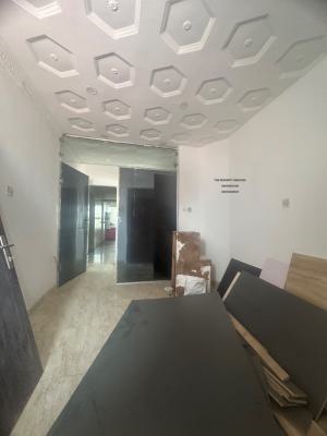 Nice Commercial Space, Off Admiralty, Lekki Phase 1, Lekki, Lagos, Shop for Rent