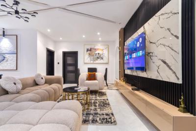 Luxuriously Fully Furnished 2 Bedroom Apartment Suitable for Investmen, Lekki Phase 1, Lekki, Lagos, Flat / Apartment for Sale