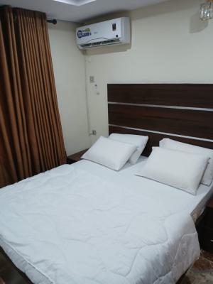 3 Bedrooms Flat, 10, Olufunmi Okikiolu Street, Off Toyin, Ikeja, Lagos, Flat / Apartment Short Let