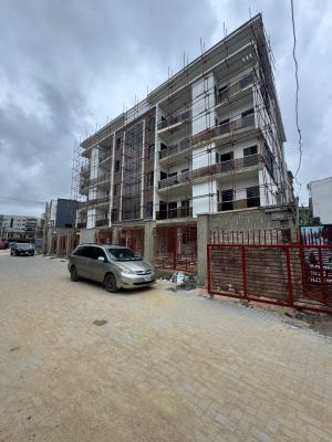 Exquisite 4 Bedroom Apartments with a an Elevator and a Gym, Lekki Phase 1, Lekki, Lagos, Flat / Apartment for Sale