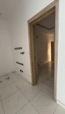 One Bedroom in Shared Apartment, Ocean Habour Estate, Orchid Road, Lekki, Lagos, Flat / Apartment for Rent