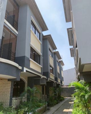 Well Built 4 Bedroom Apartment with a Room Selfcontain, Victoria Island (vi), Lagos, Flat / Apartment for Rent