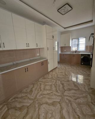 Spacious 3  Bedroom Flat Plus Bq, Maryland, Lagos, Flat / Apartment for Rent