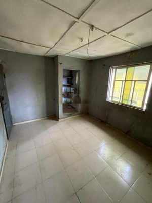 Spacious Upstairs Mini Flat in Gated Compound, Iyana Oworo, Oworonshoki, Kosofe, Lagos, Mini Flat (room and Parlour) for Rent