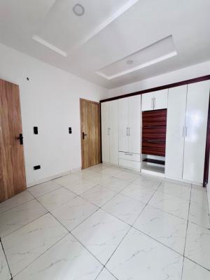 Exquisite Queens Room Upstairs in an Elite Estate, Spring Garden Estate Orchid Road By Lekki 2nd Toll Gate, Lekki, Lagos, Flat / Apartment for Rent