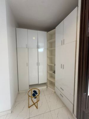 Unfurnished Spacious Masters Bedroom Sharing Upstairs Kitchen, Orchid Road, Lekki, Lagos, Flat / Apartment for Rent