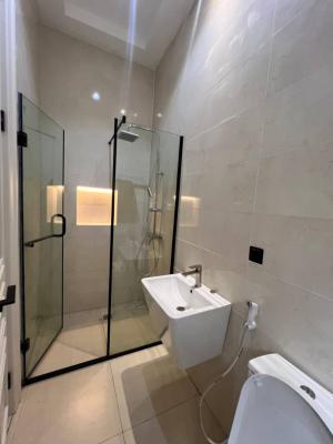 Brand New 2-bedroom Smart Apt, Gym, Acs Installed, Upstairs, Balcony, Lekki Phase 1, Lekki, Lagos, Flat / Apartment for Rent