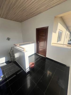 Classic and Luxurious 3-bedroom Flat with Bq and 7 Acs and Inverter, Lekki Phase 1, Lekki, Lagos, Flat / Apartment for Rent