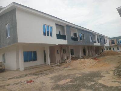 Distress 3 Bedroom Maisonette in a Beautiful Estate, Orchid Road, Lekki Phase 2, Lekki, Lagos, House for Sale