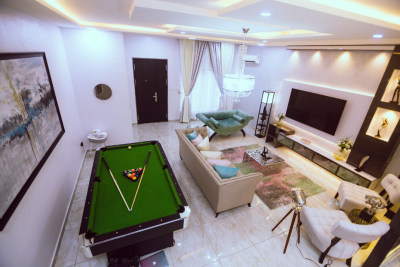 Nicely Furnished 4 Bedroom Apartment, Lekki Phase 1, Lekki, Lagos, Flat / Apartment Short Let