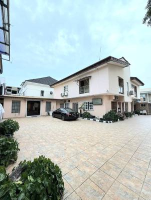 Spacious 17-bedroom, Lekki Phase 1, Lekki, Lagos, Hotel / Guest House for Rent