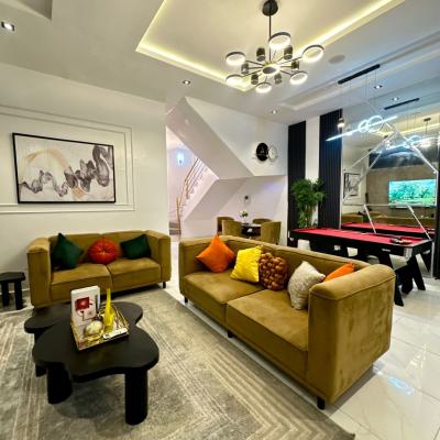 Nicely Furnished 3 Bedroom Apartment, Ologolo, Lekki, Lagos, Flat / Apartment Short Let