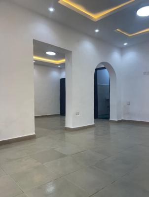 Nice 3 Bedrooms Apartment, Yaba, Lagos, Flat / Apartment for Rent