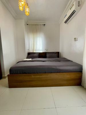 Stylish Lekki Apartment Modern Comfort, 17 Olubunmi Owa Street Off Admiralty Way, Lekki Phase 1, Lekki, Lagos, Flat / Apartment Short Let
