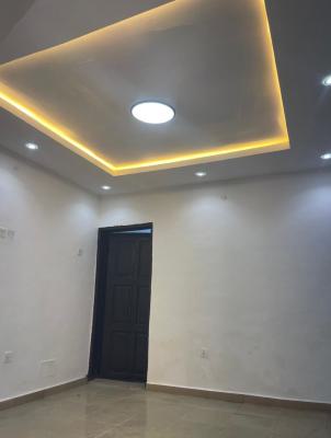 Nicely Renovated 3 Bedrooms Flat, Akoka, Yaba, Lagos, Flat / Apartment for Rent