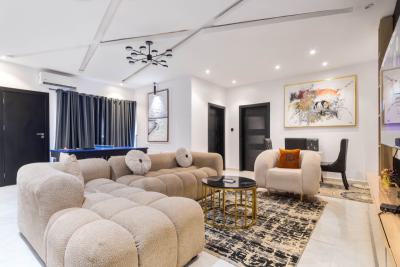 Cozy, Luxury 3 Bedroom Apartment, Lekki Phase 1, Lekki, Lagos, Flat / Apartment Short Let