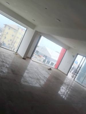 Open Plan Shop/ Office Space Measuring 98sqm, Lekki, Lagos, Lekki Phase 1, Lekki, Lagos, Plaza / Complex / Mall for Sale