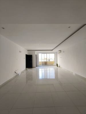 Spacious Fully Serviced 3bedroom Apartment+pool+gym, Off Durosinmi Etti Lekki Phase 1, Lekki Phase 1, Lekki, Lagos, Flat / Apartment for Rent
