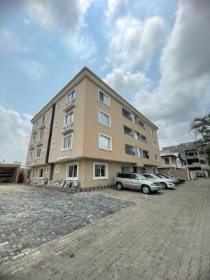 Spacious 3 Bedroom Apartment, Lekki Phase 1, Lekki, Lagos, Flat / Apartment for Sale