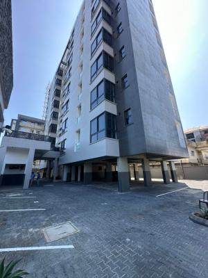 Exquisitely Built 3 Bedrooms Apartment with Swimming Pool and Gym, Lekki Phase 1, Lekki, Lagos, Flat / Apartment for Sale