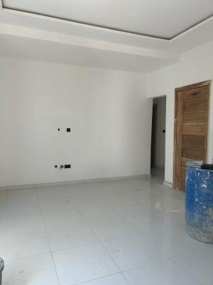 2 Bedrooms Apartment on The Pent Floor, Off Freedom Way, Lekki Phase 1, Lekki, Lagos, Flat / Apartment for Rent