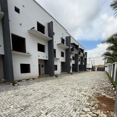 Distress 4 Bedroom Terrace Duplex 1 Room Bq, Life Camp, Abuja, Terraced Duplex for Sale