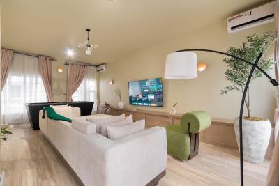 Luxury 3 Bedroom Dublex, Lekki Phase 1, Lekki, Lagos, Hotel / Guest House Short Let